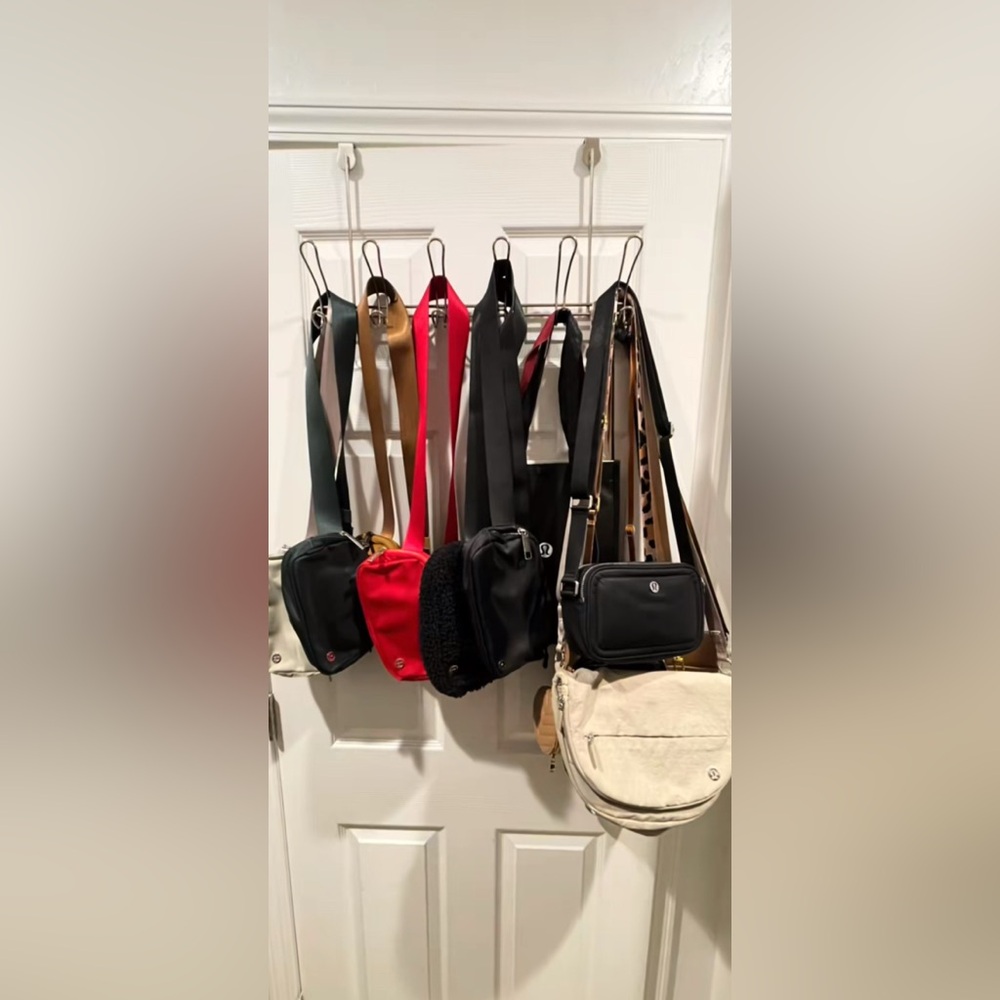 RANDOM LULU BELT BAG DRAW!